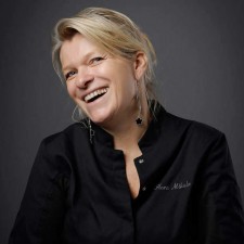 Flora Mikula, L’Auberge de Flora