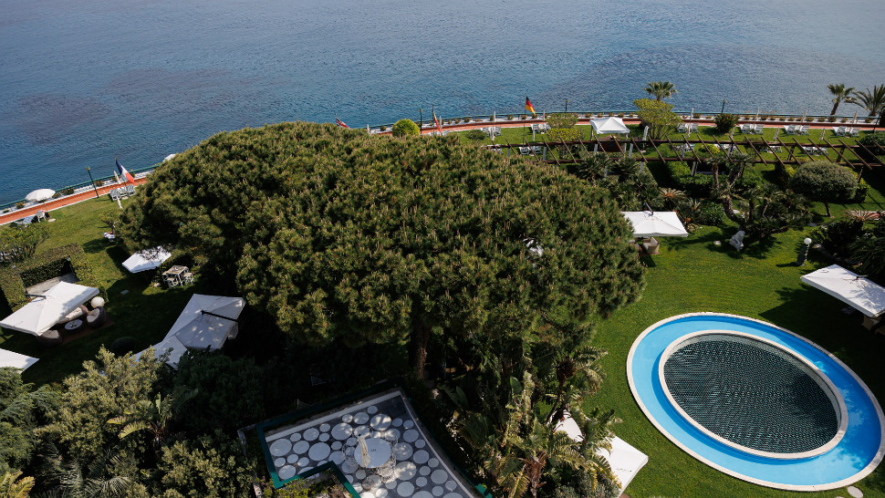 Jardins avec vue sur la Méditerranée au Grand Hotel del Mare Resort & Spa